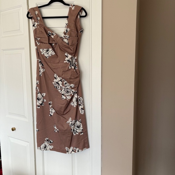 Retro Dresses - Picture 3 of 11